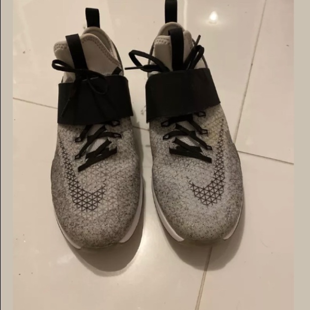 Nike unisex women/men snickers size 7